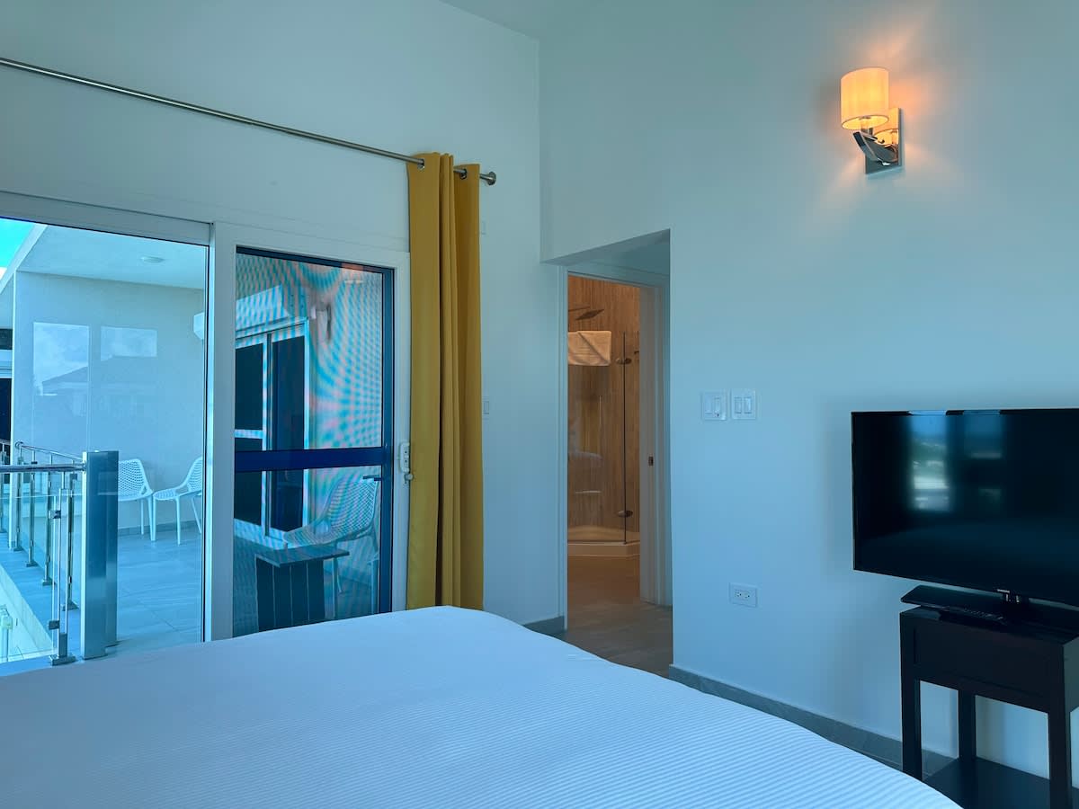 SeaPearl 3BR Beachfront Penthouse with Generator · Simpson Bay | SeaLaVie SXM — photo 18