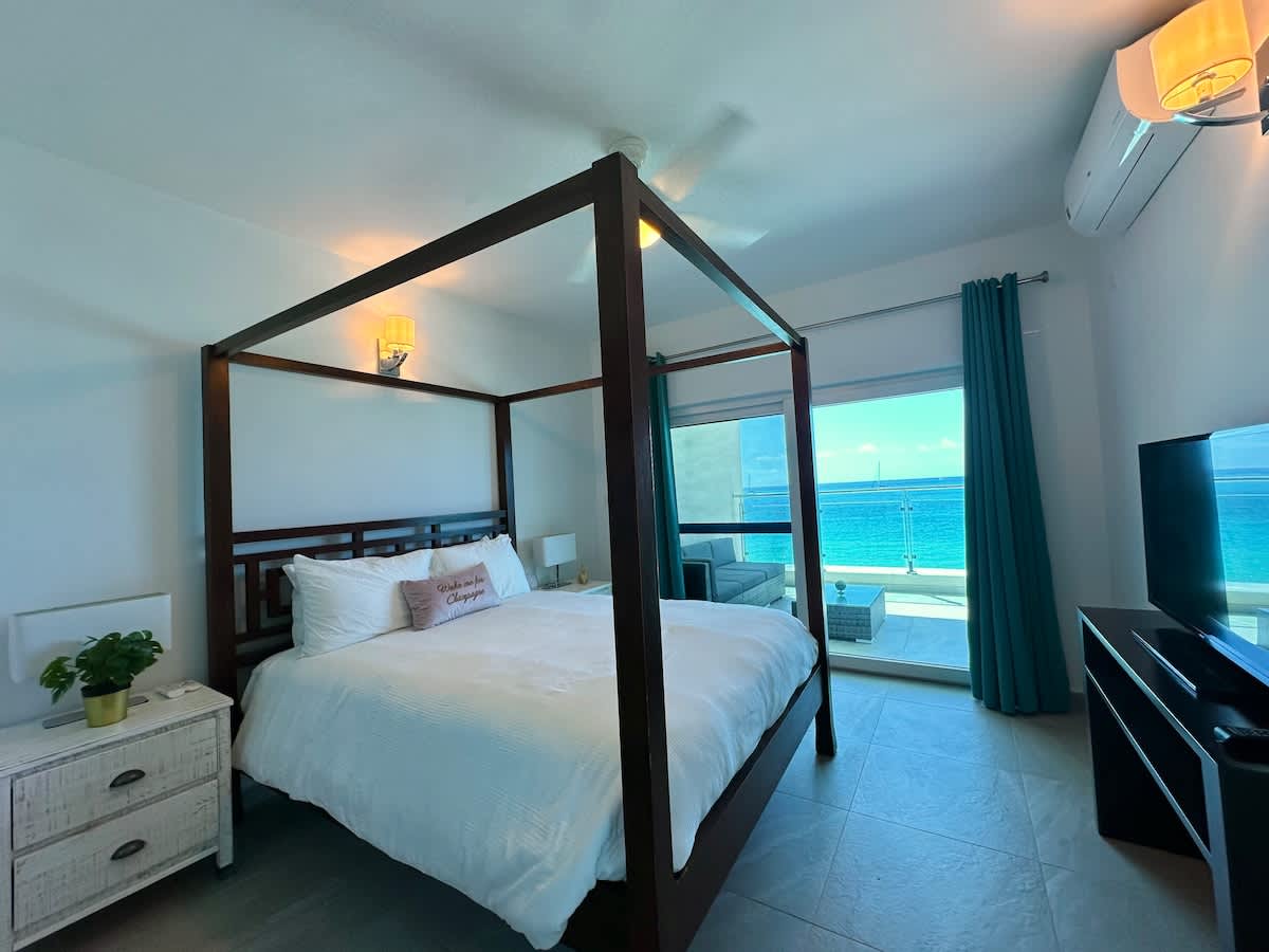 SeaPearl 3BR Beachfront Penthouse with Generator · Simpson Bay | SeaLaVie SXM — photo 11