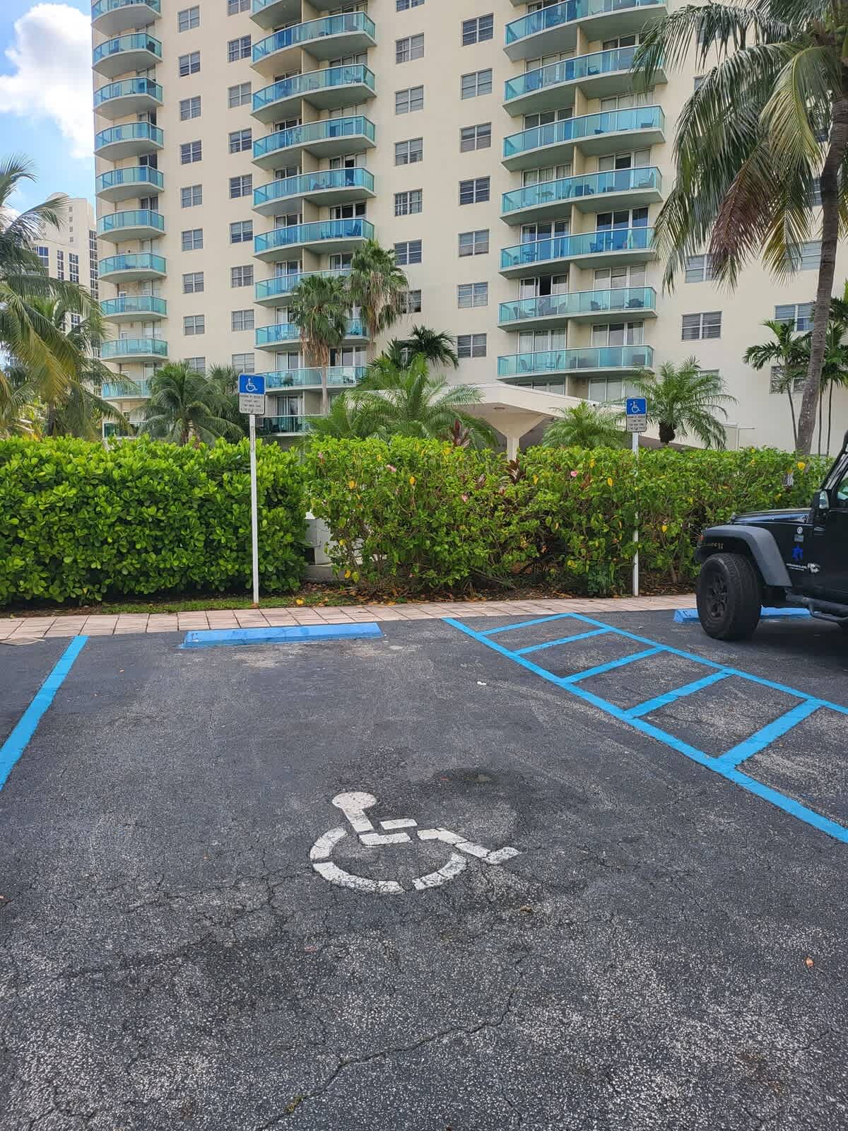 Luxury Beach & City View Condo 5 min walk to beach - Picture 40