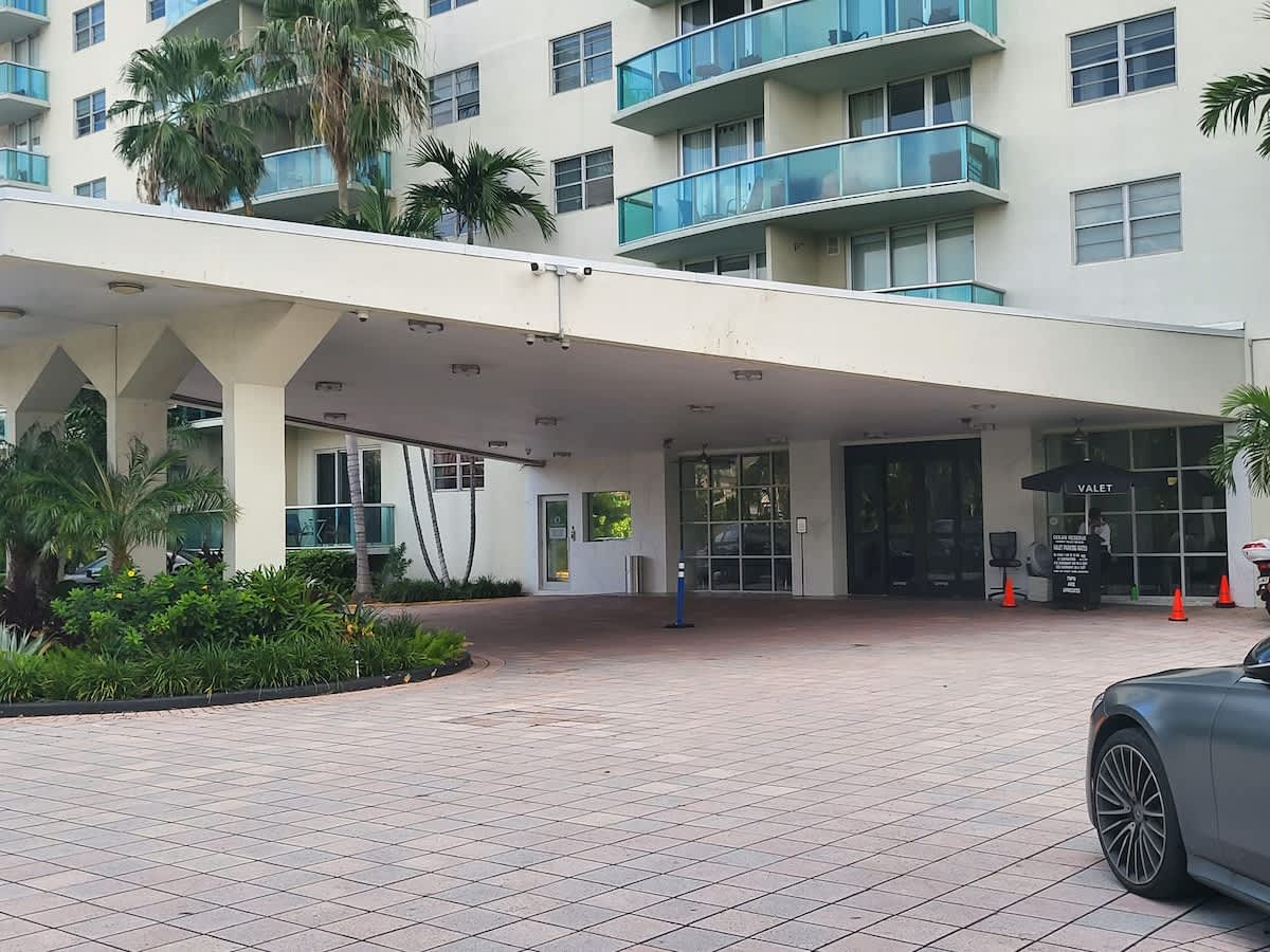 Luxury Beach & City View Condo 5 min walk to beach - Picture 31