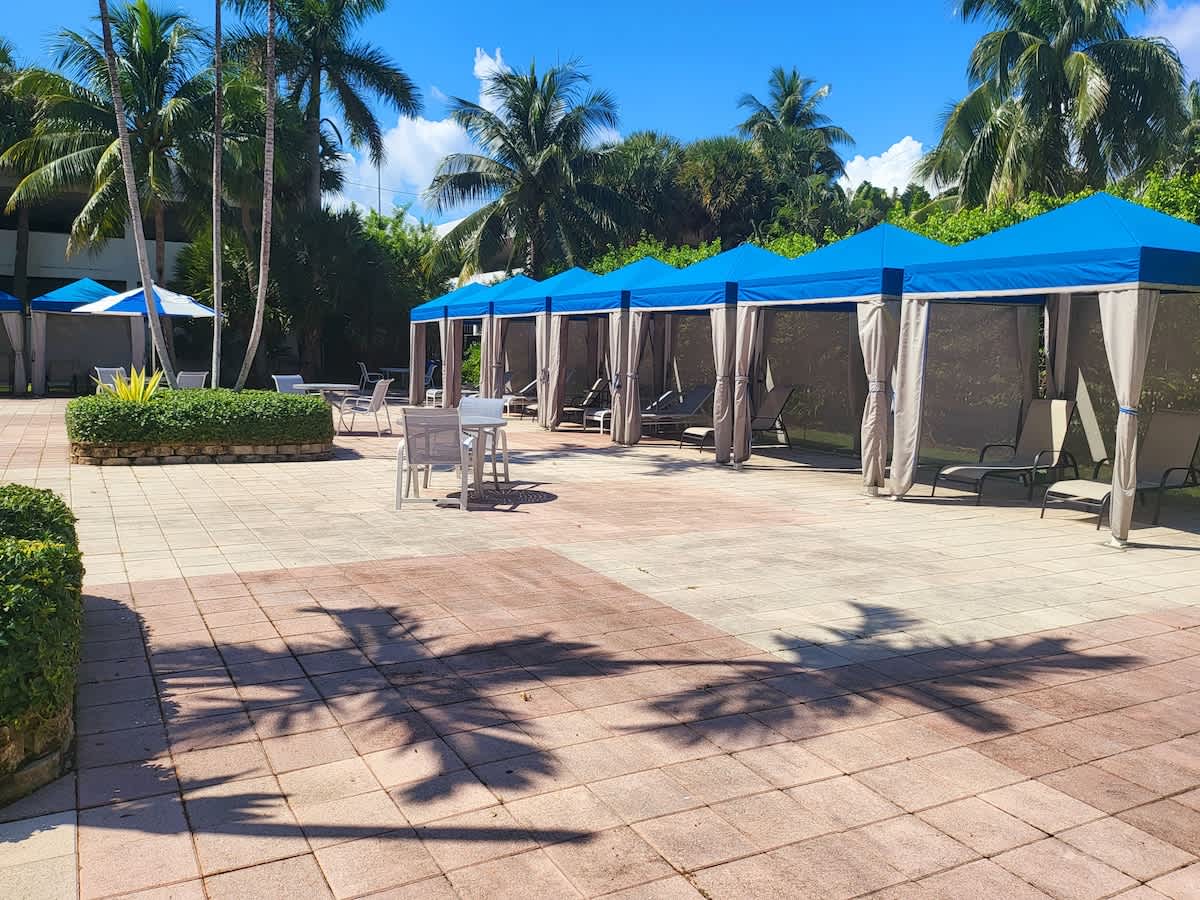 Luxury Beach & City View Condo 5 min walk to beach - Picture 27