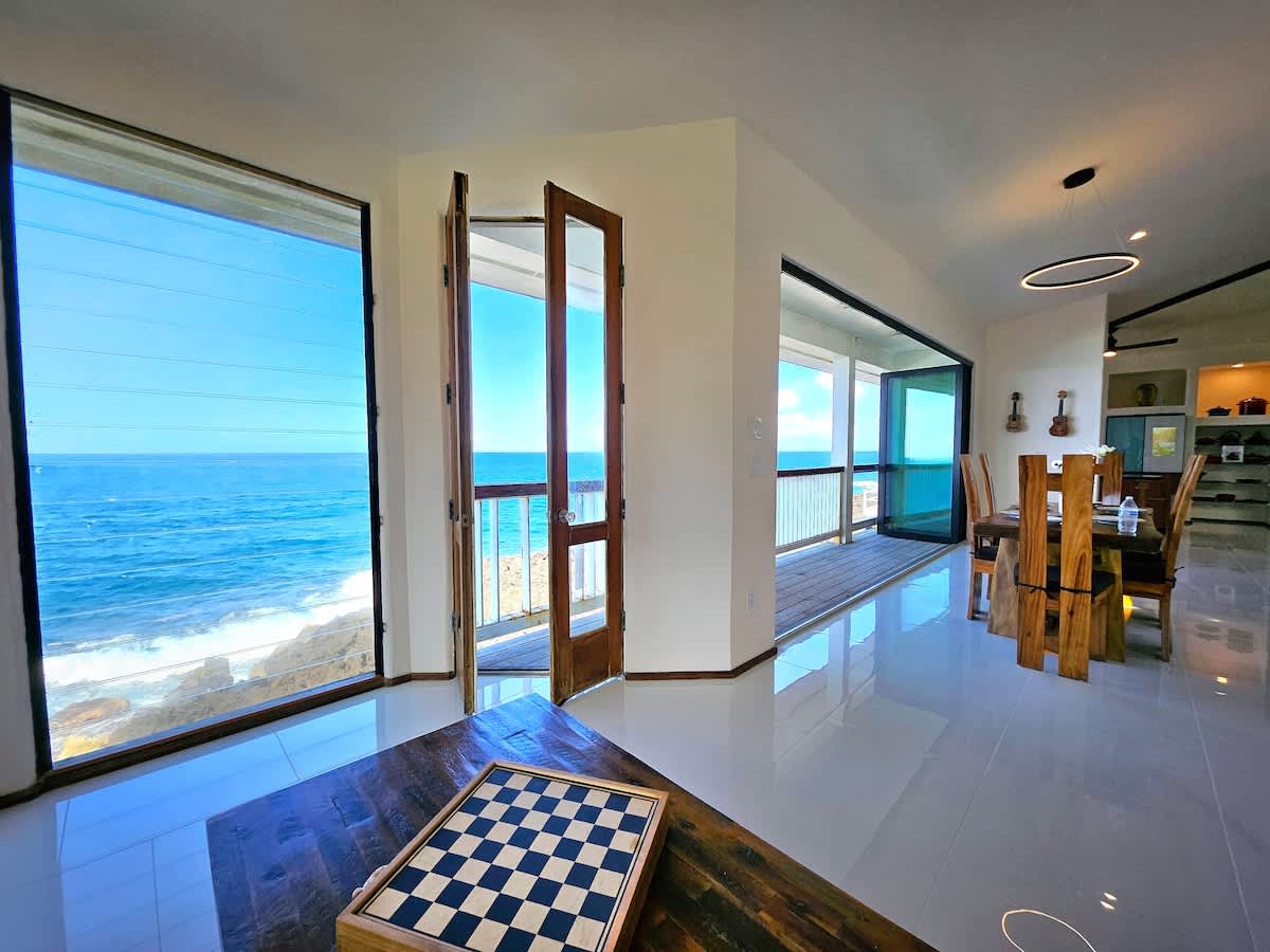 Breathtaking Oceanfront Home on Lava Rock Beach. - Picture 40