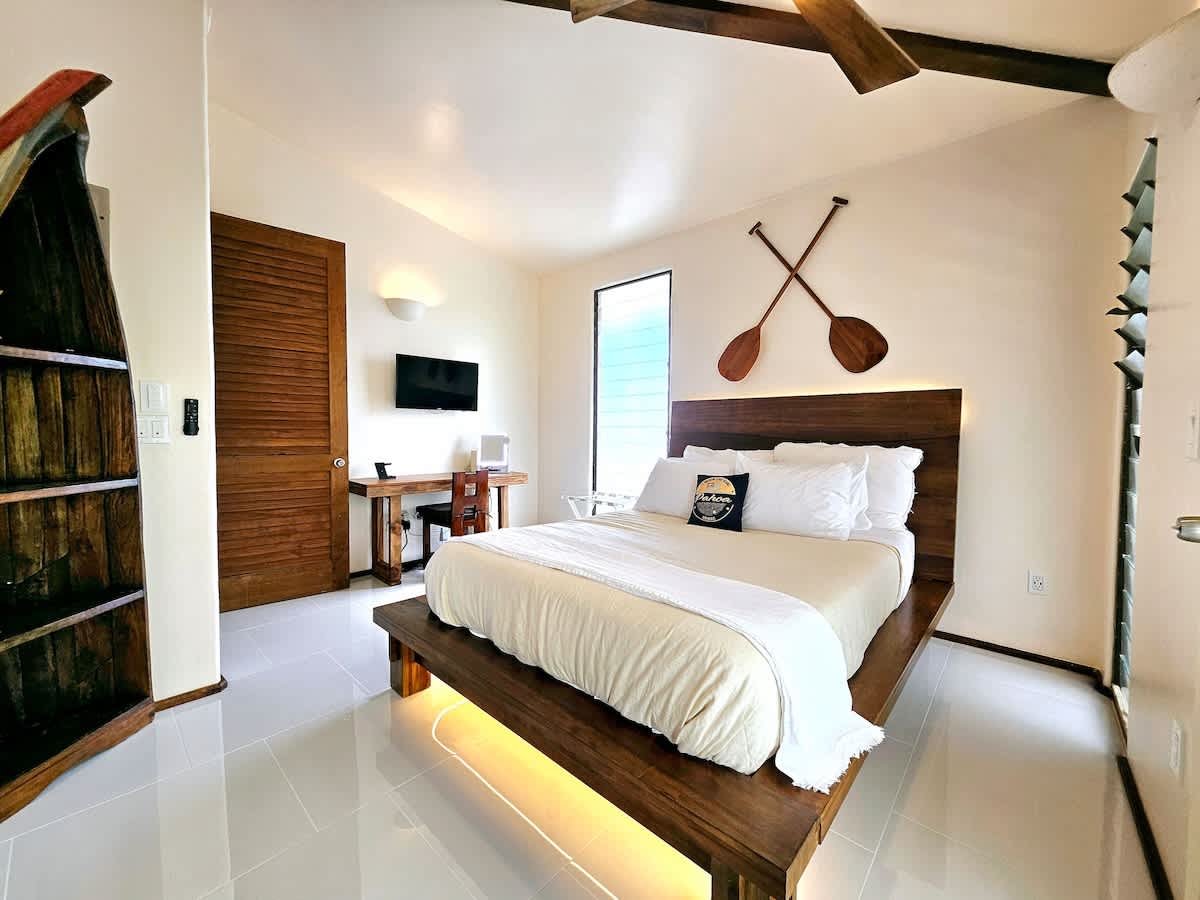 Breathtaking Oceanfront Home on Lava Rock Beach. - Picture 16