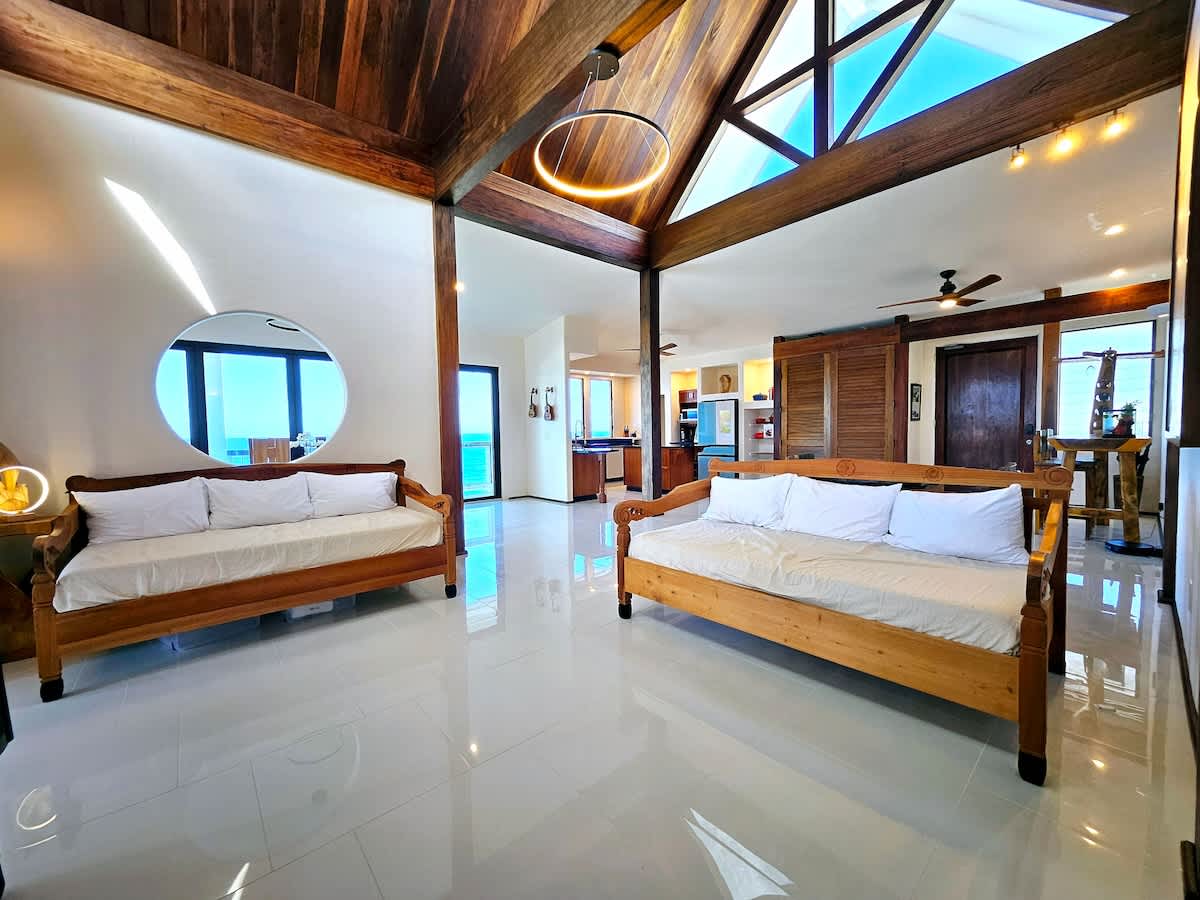 Breathtaking Oceanfront Home on Lava Rock Beach. - Picture 23