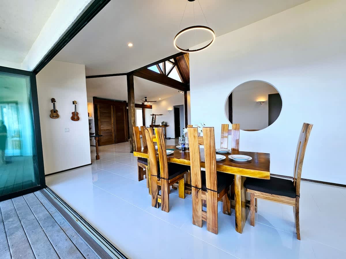 Breathtaking Oceanfront Home on Lava Rock Beach. - Picture 42