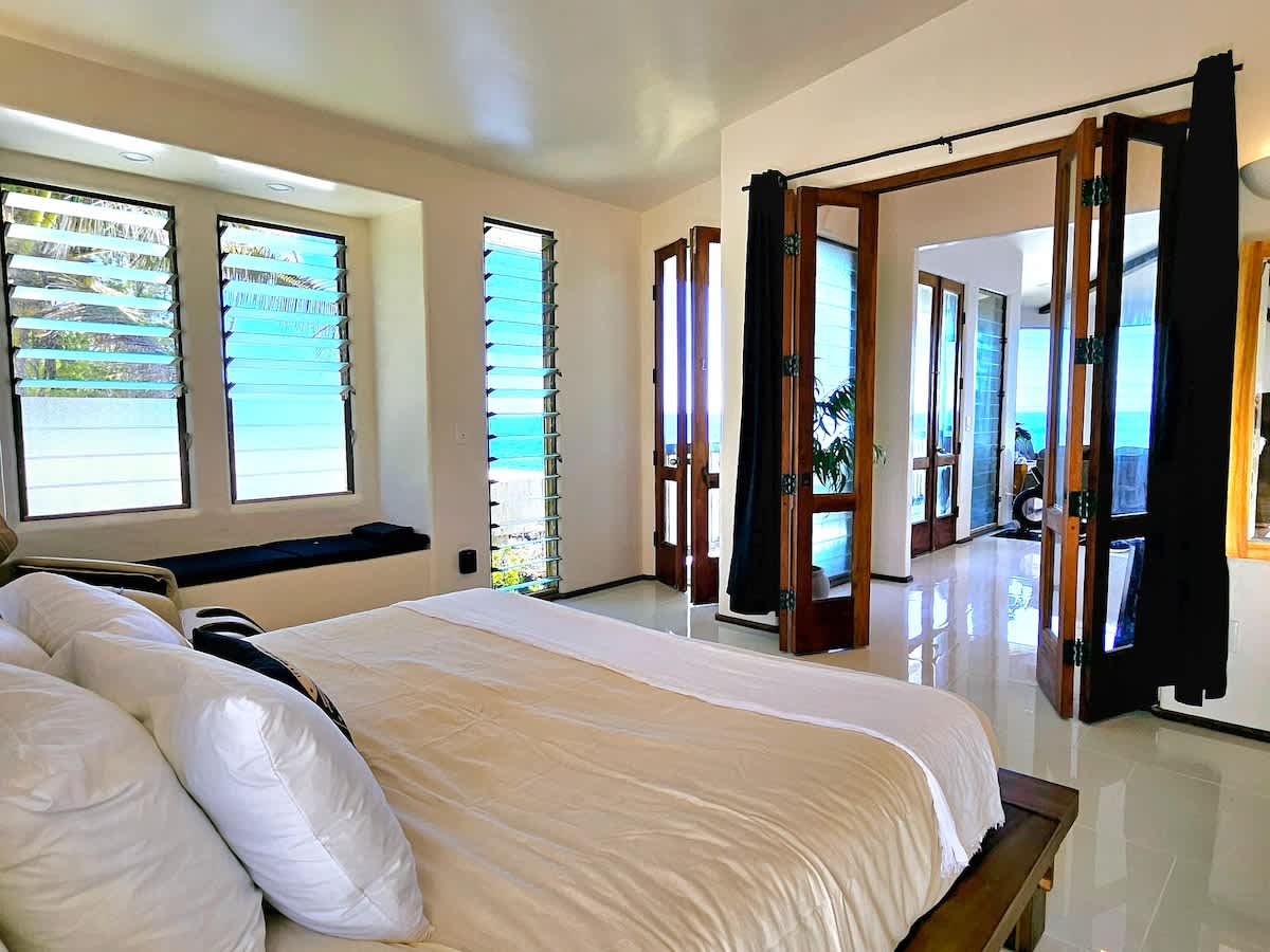 Breathtaking Oceanfront Home on Lava Rock Beach. - Picture 9