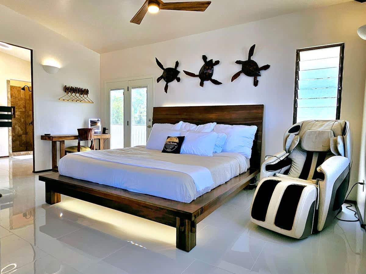 Breathtaking Oceanfront Home on Lava Rock Beach. - Picture 7