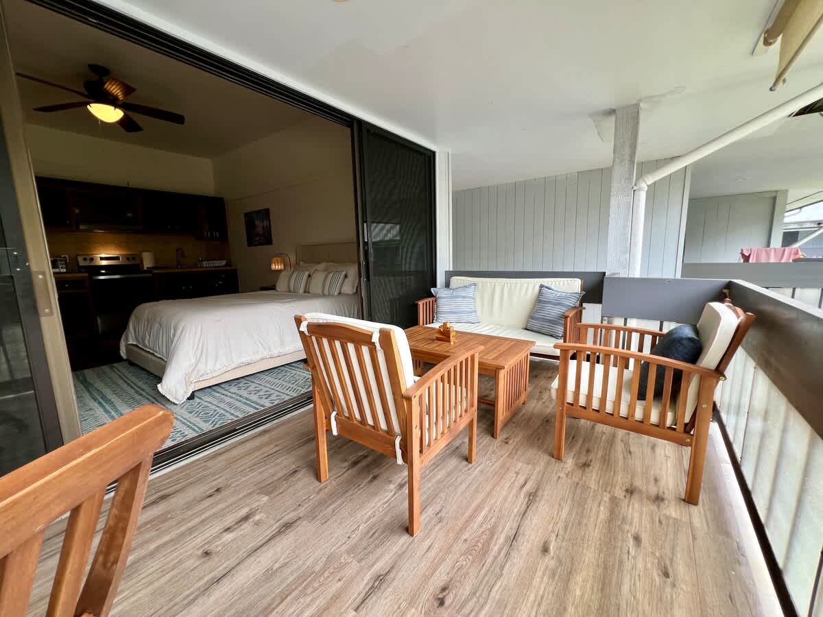 Casa Aloha. A/C, Pool & tropical streams in Hilo