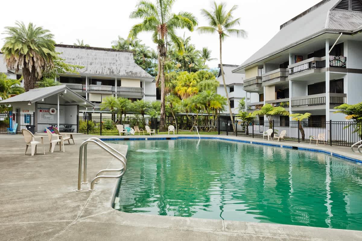 Happy Honu Oasis in Hilo Town w/pool and A/C
