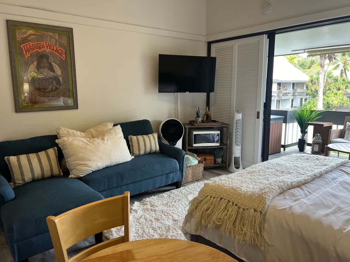 A/C Full Kitchen| Poolside | Walk Parks & Downtown