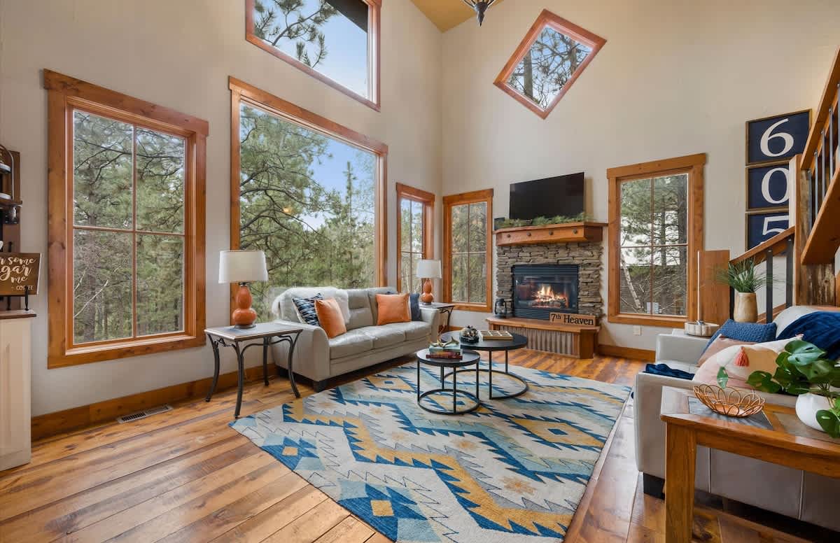 7th Heaven - Shared Outdoor Pool! Private Hot tub — Lead, SD — vacation rental