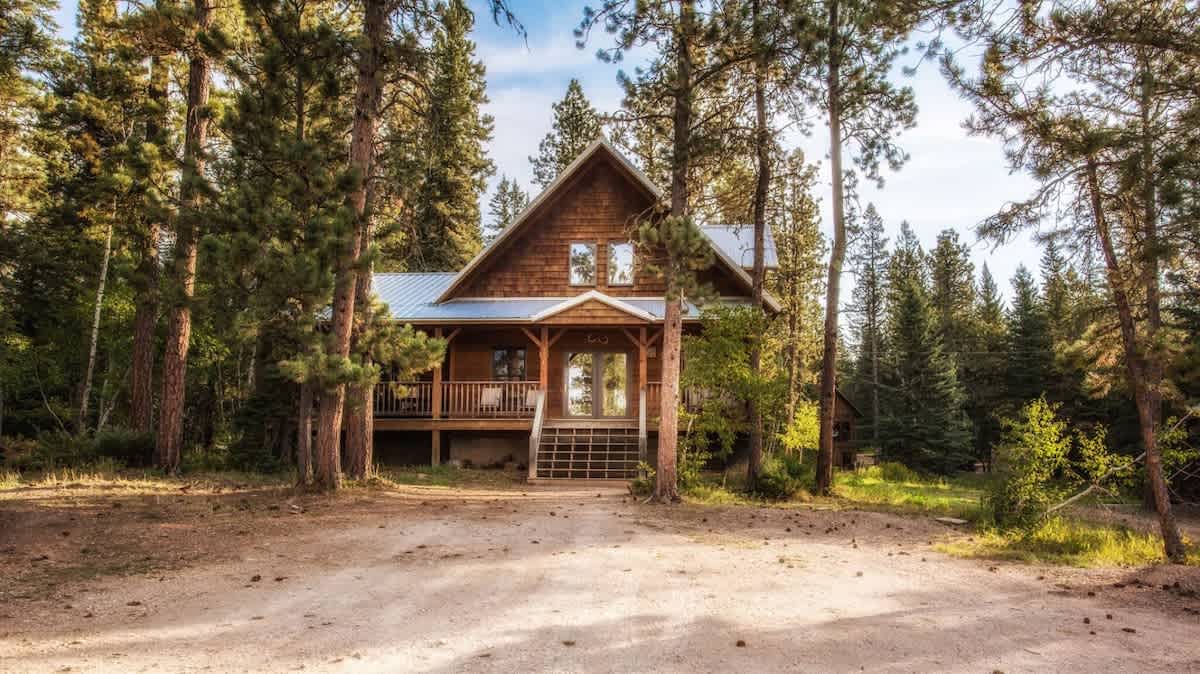 Antelope Trail Lodge – Hot tub, wood fireplace, pet friendly & Terry Peak views! — Lead, SD — vacation rental