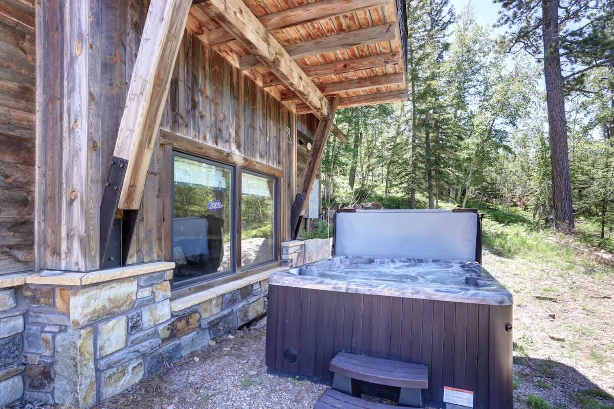 Après Powder Haus – Walk to the slopes!  Hot tub, pet friendly and game garage — Lead, SD — vacation rental