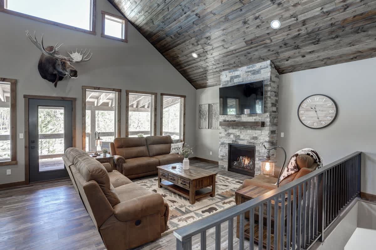 Moose Creek Lodge - Powderhouse Pass — Lead, SD — vacation rental