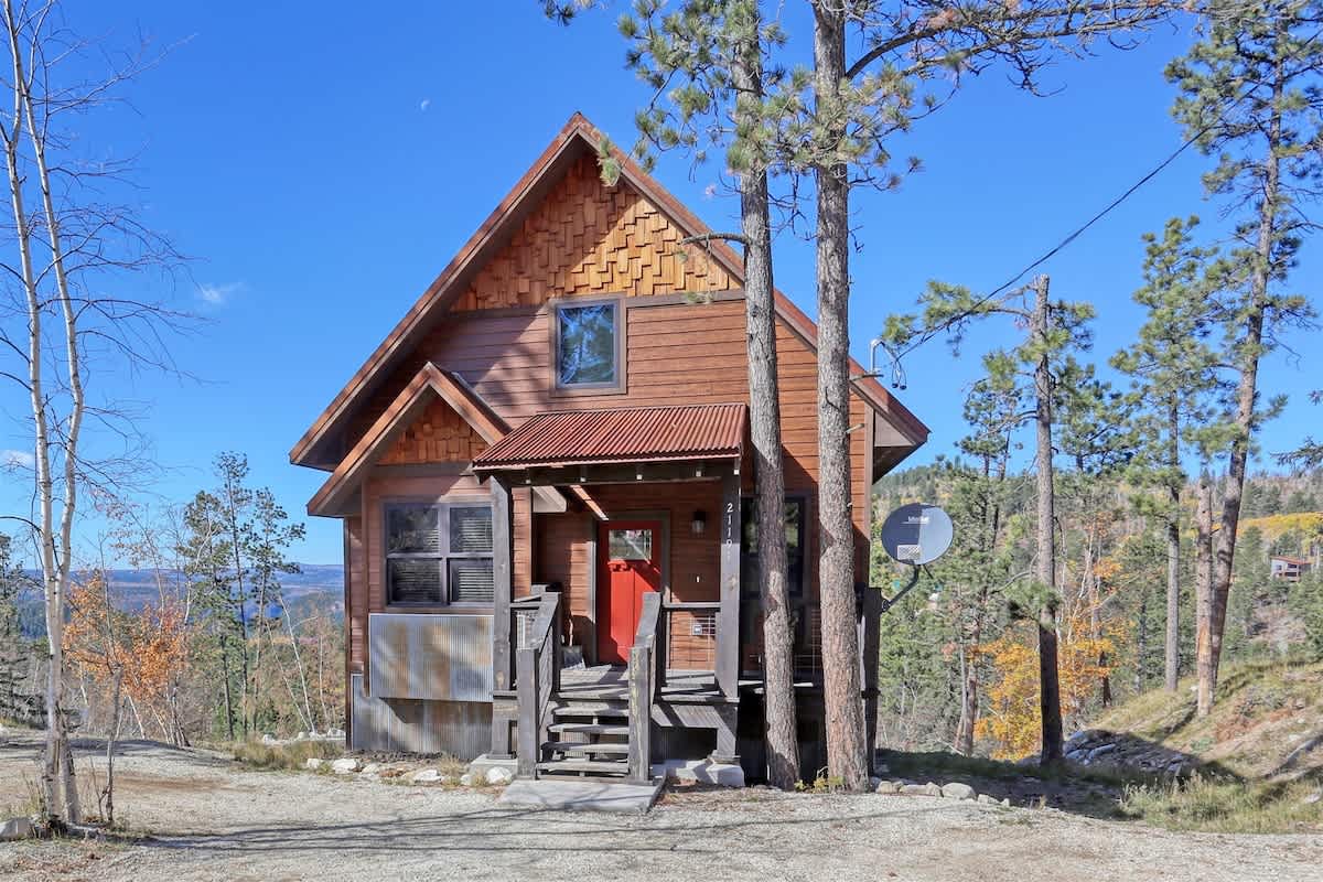 Rolling Pines Overlook – Cozy Comfort Meets Breathtaking Views! — Lead, SD — vacation rental