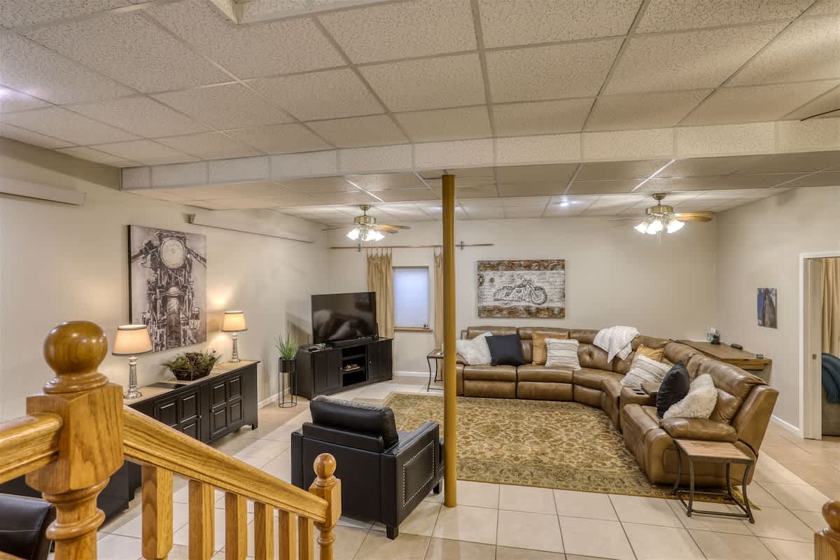 Aces & Eights - Downtown Sturgis with garage! — Sturgis, SD — vacation rental