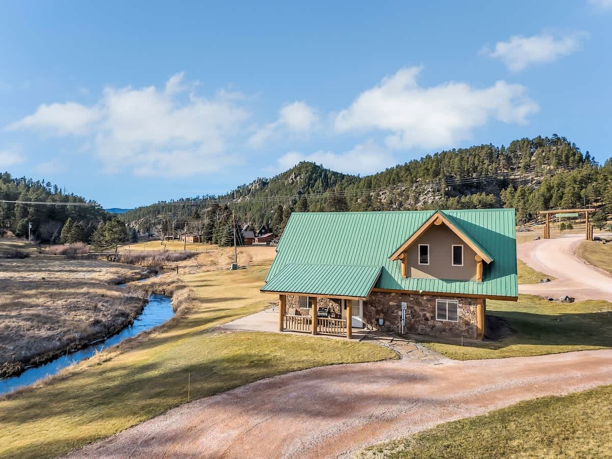 Peaceful Pines Retreat - Creekside ! — Hill City, SD — vacation rental