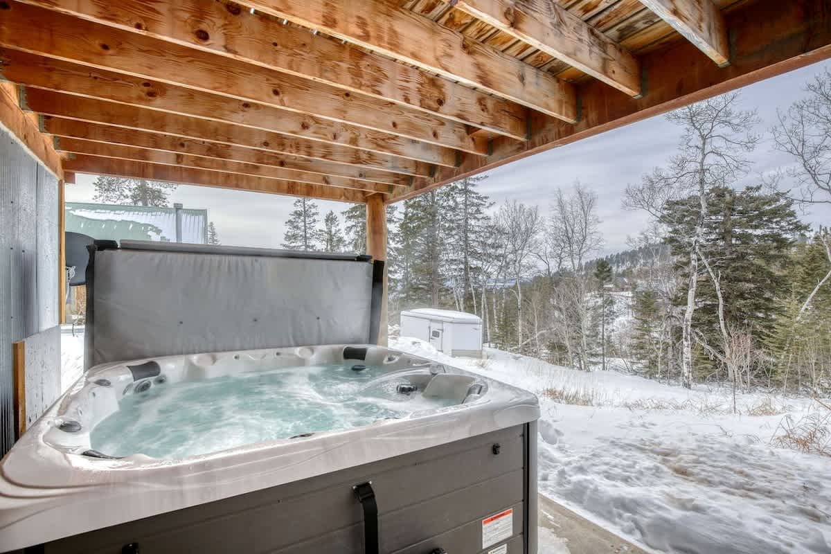 Woodland Retreat – Cozy Cabin with Hot Tub & Ski Access — Lead, SD — vacation rental