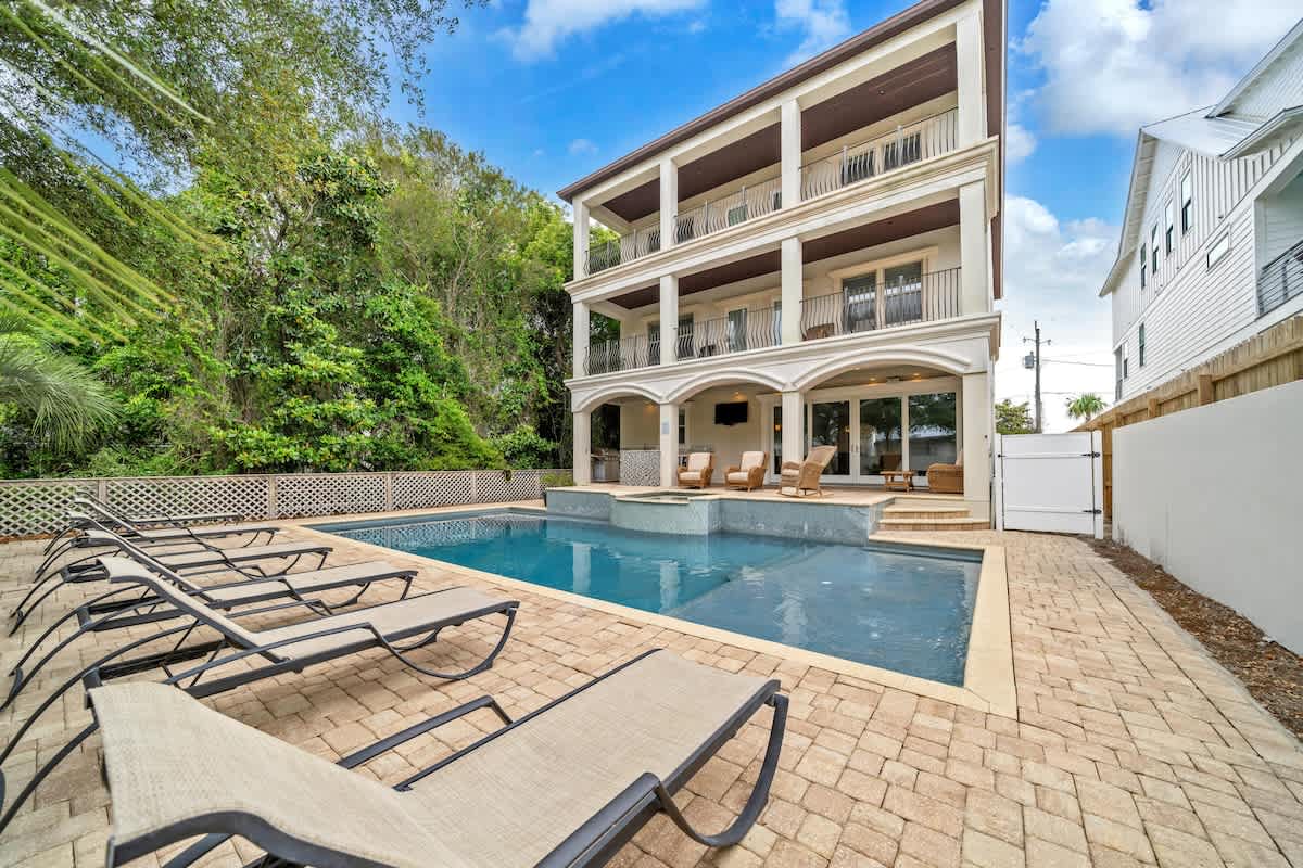 Venetian Palace | Frangista Beach Mega Home | Pet-Friendly + Walk to the Beach — Miramar Beach, FL — vacation rental