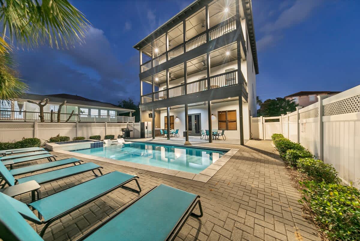 Hollywood & Divine | Pet-Friendly Escape in Miramar Beach — Miramar Beach, FL — vacation rental