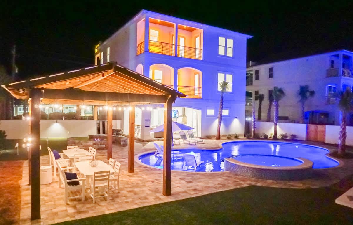 Gray Whale |  LARGEST RESORT STYLE POOL | Paws Welcome!  — Miramar Beach, FL — vacation rental
