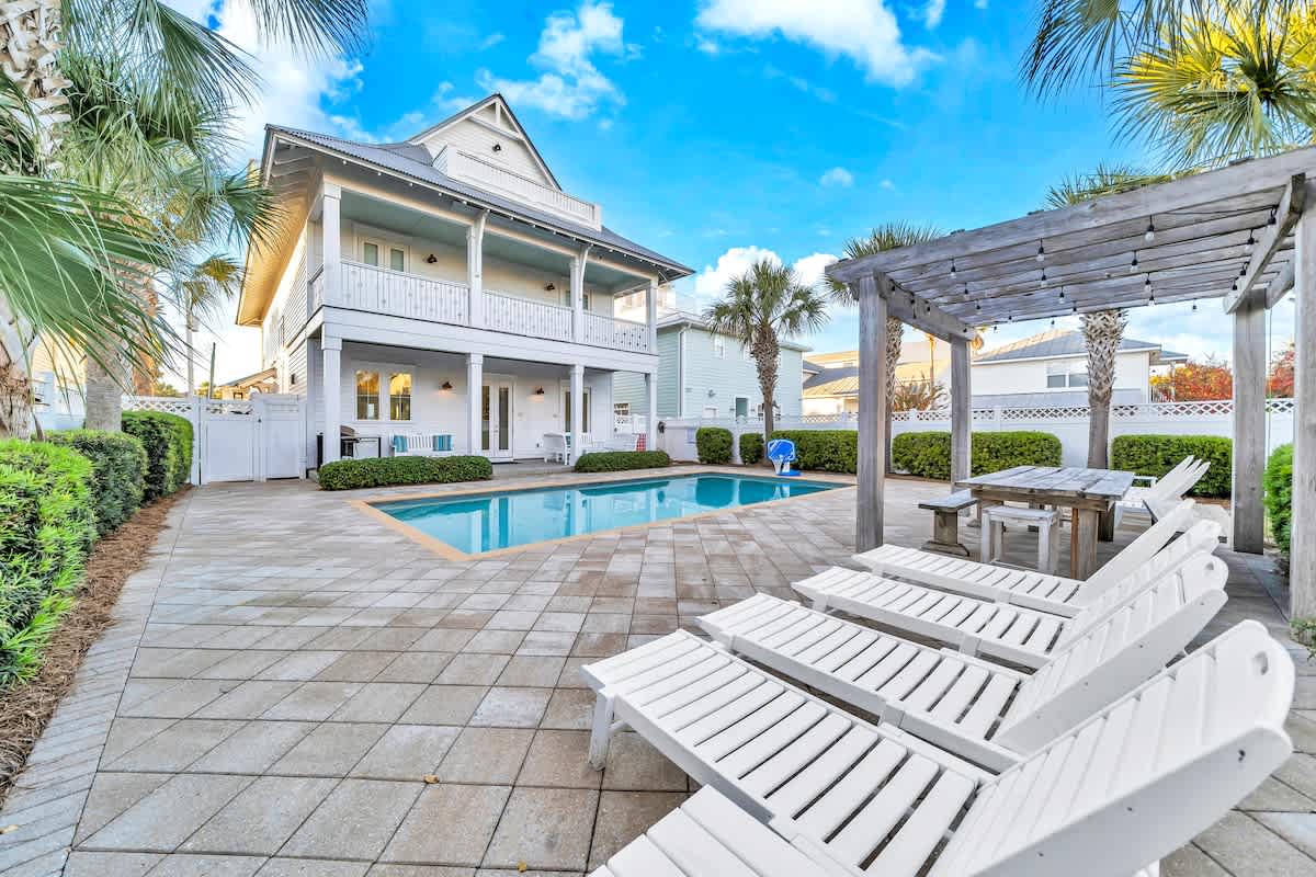Kiddoboo Cottage | New to Beach Reunion! | Free Golf Cart | Heated Pool — Destin, FL — vacation rental
