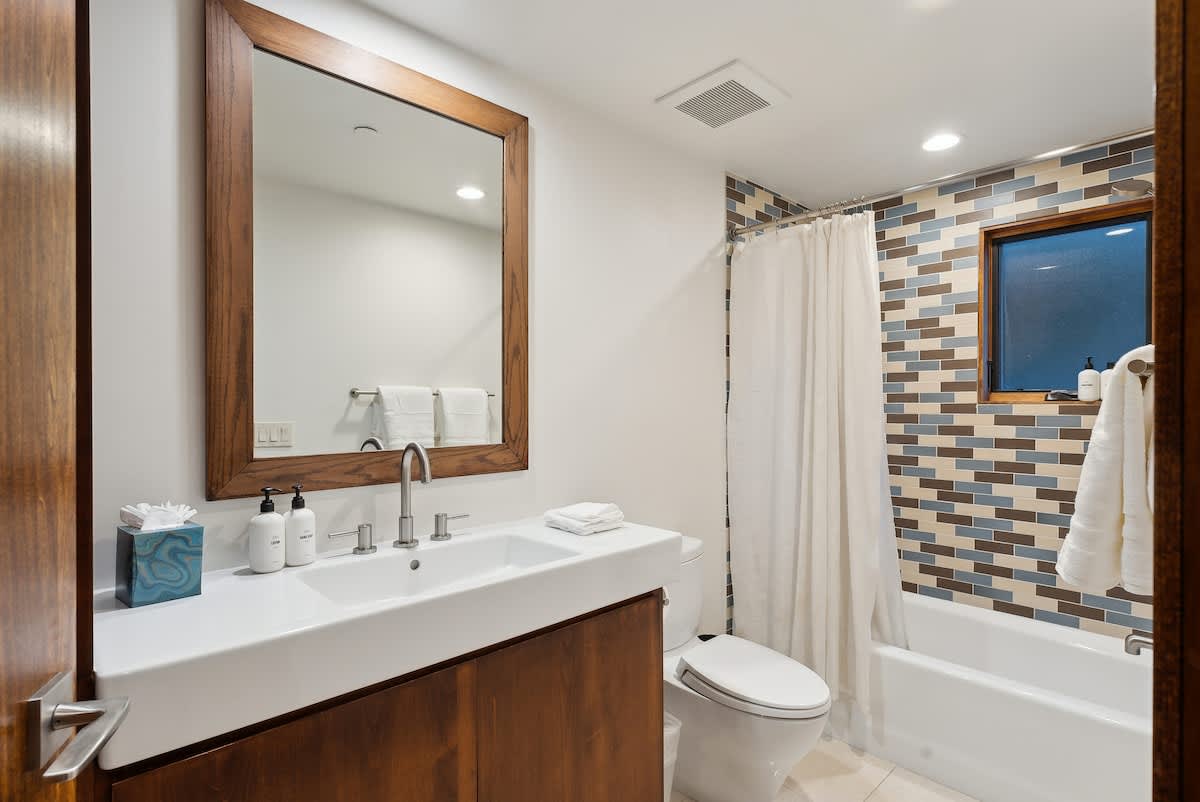 Guest Ensuite Bathroom