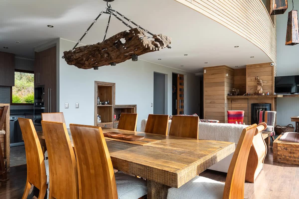 Luxury House with Jacuzzi & Pool (Summer) in Villarrica