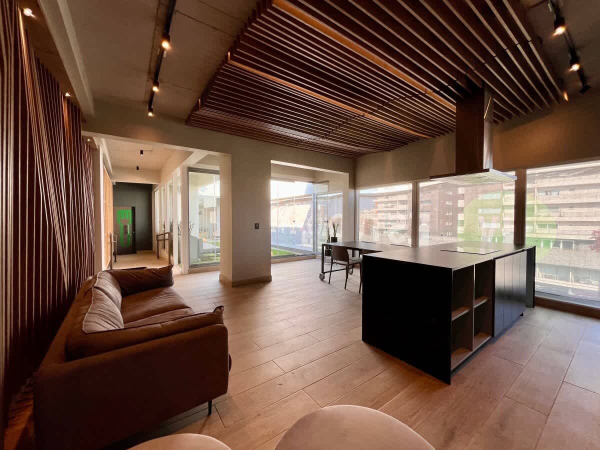 Versatile Ñuñoa Apt w/Samsung Projector & Parking
