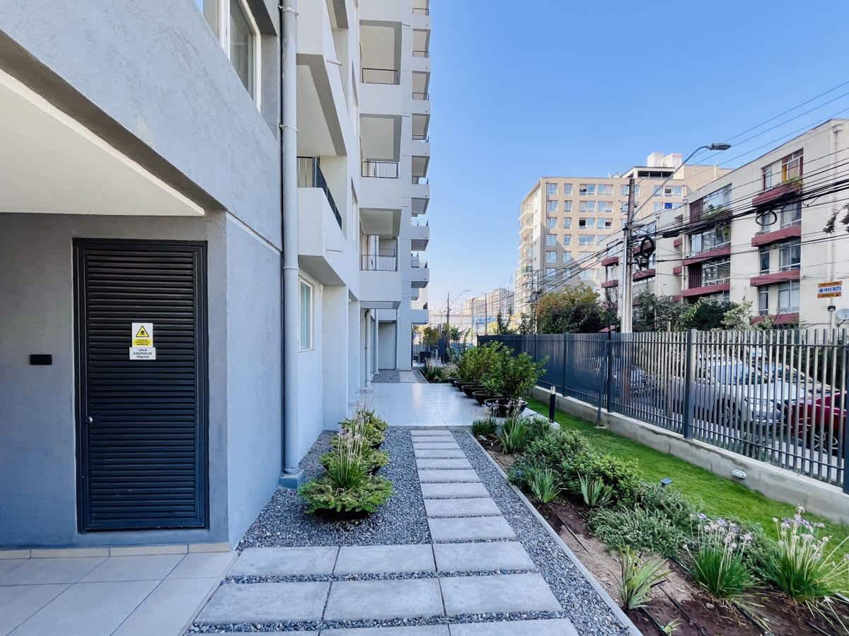 Modern Apartment | Laundry Pool & City Views