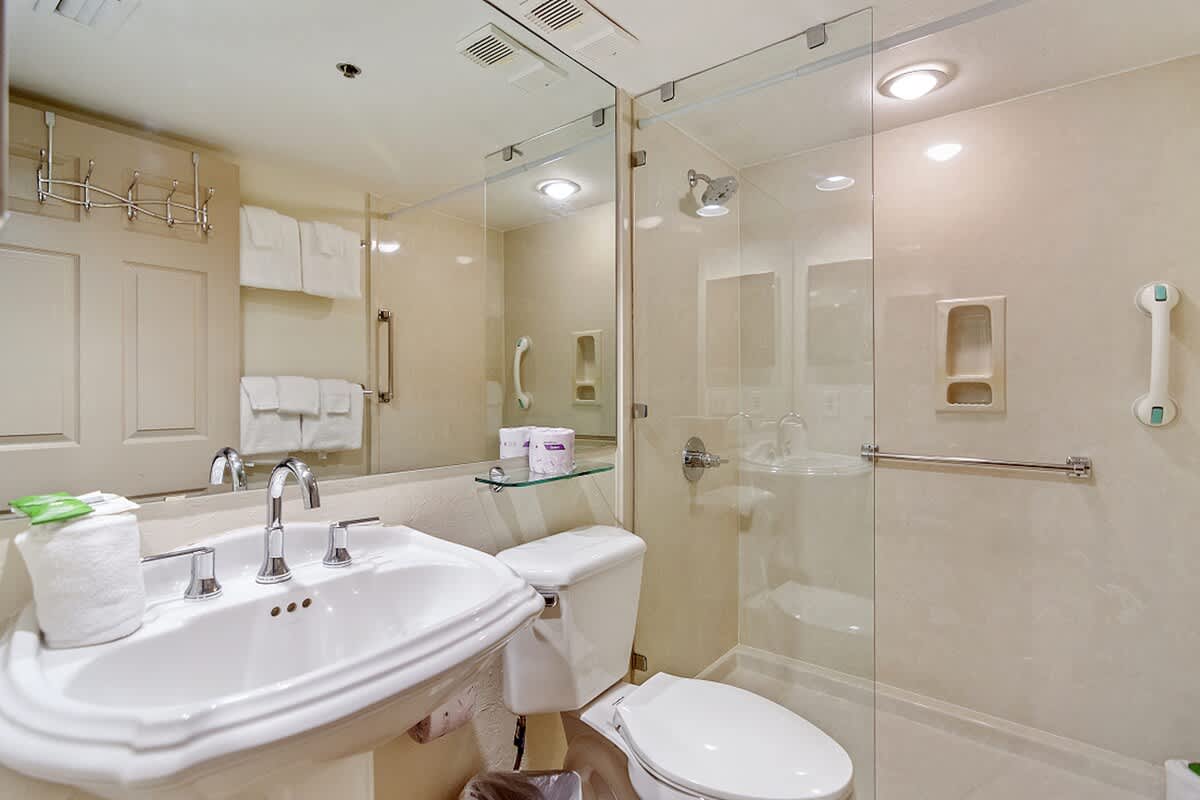 One Seagrove Place 0105 | Photo 7