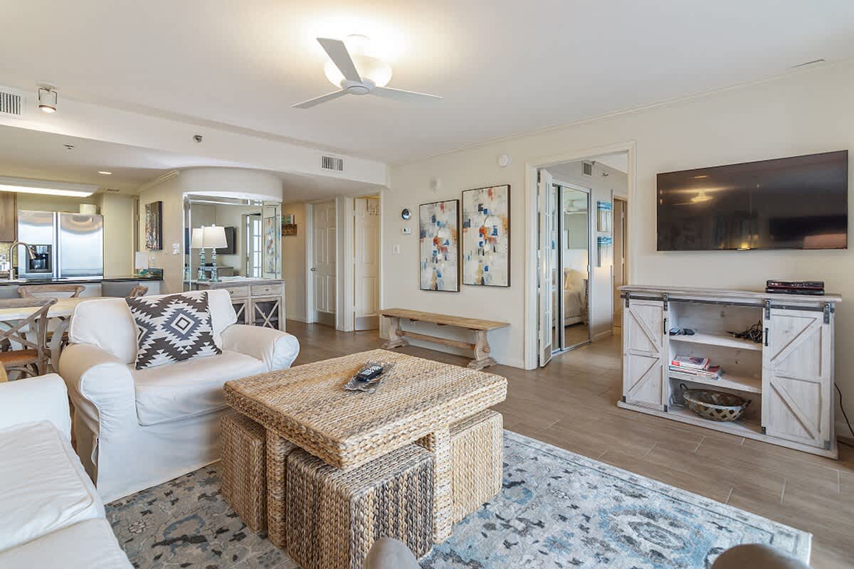 One Seagrove Place 0105 | Photo 14