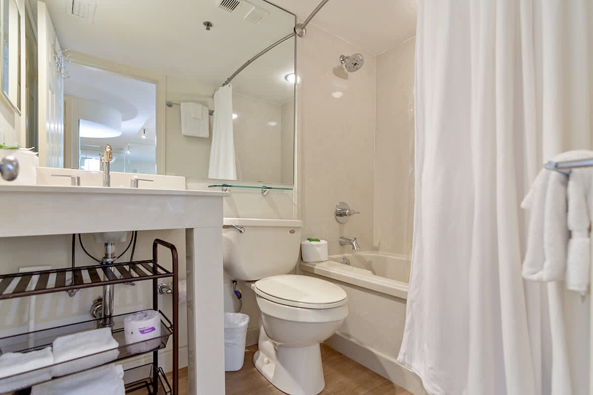 One Seagrove Place 0105 | Photo 29