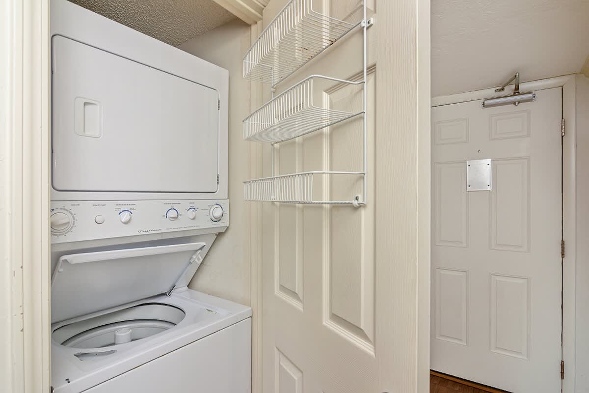 One Seagrove Place 0105 | Photo 10