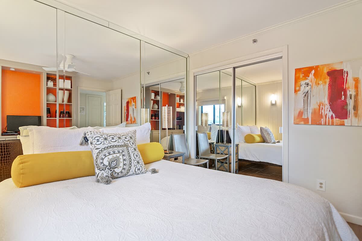 One Seagrove Place 0105 | Photo 6