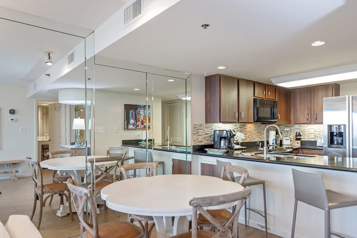 One Seagrove Place 0105 | Photo 4