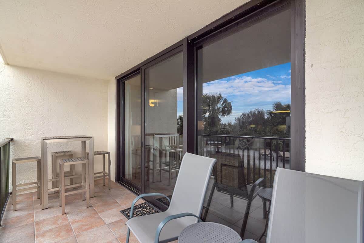 One Seagrove Place 0105 | Photo 11