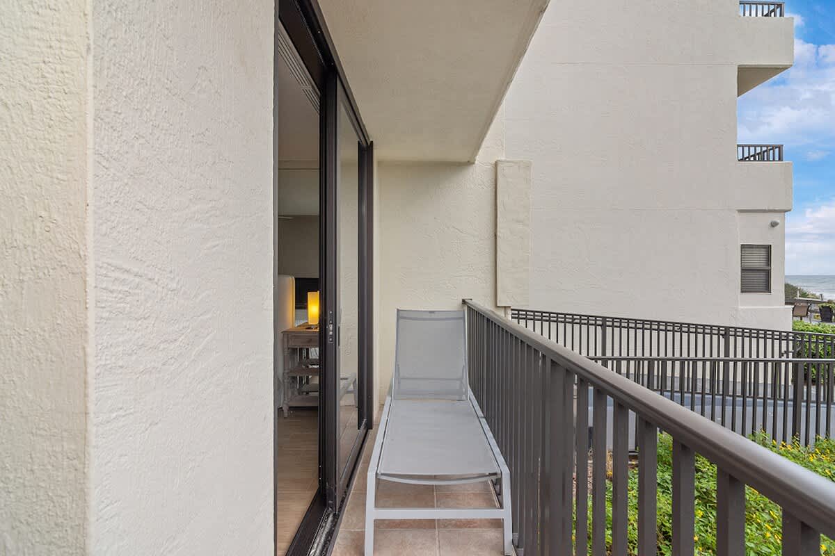 One Seagrove Place 0105 | Photo 31