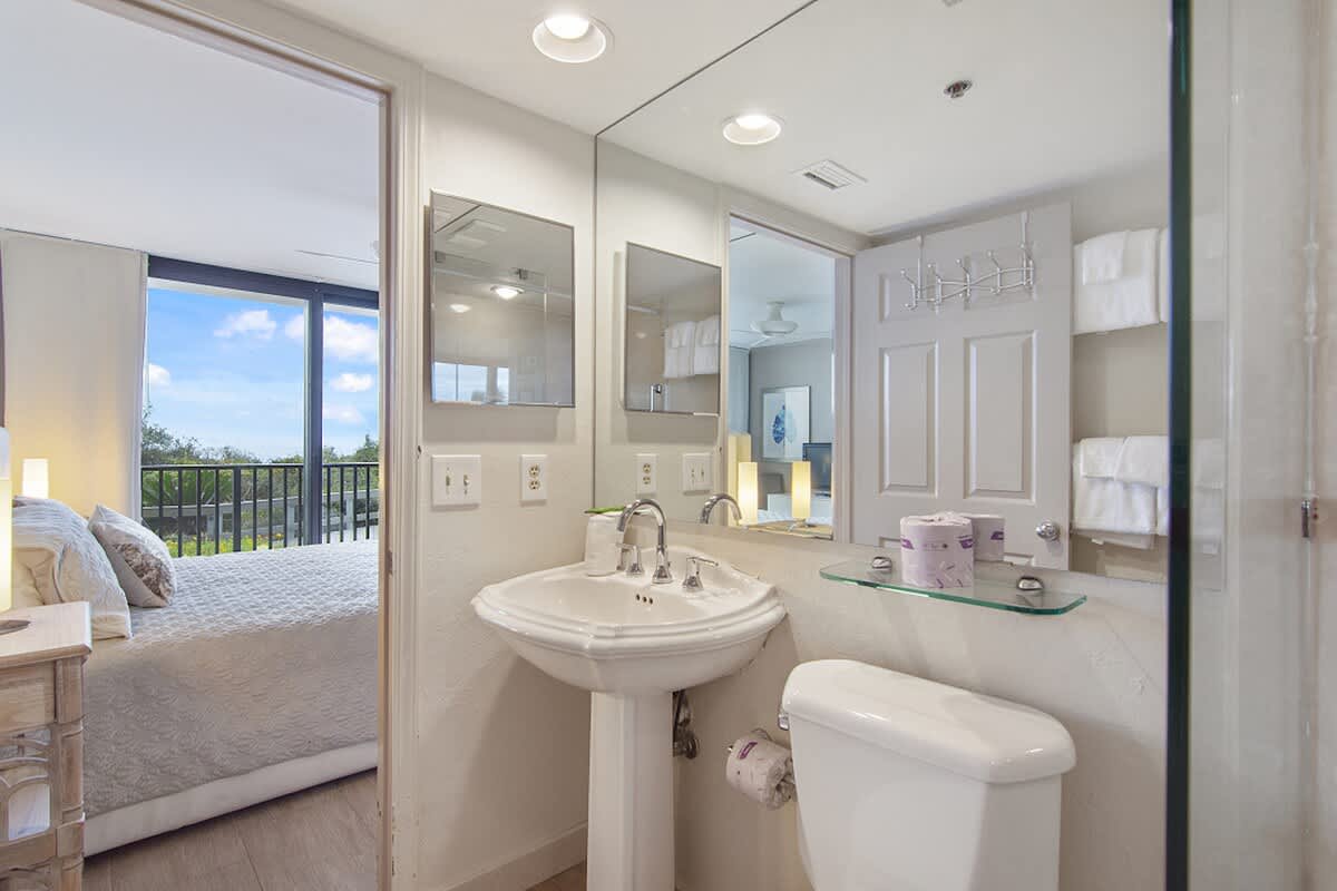 One Seagrove Place 0105 | Photo 25