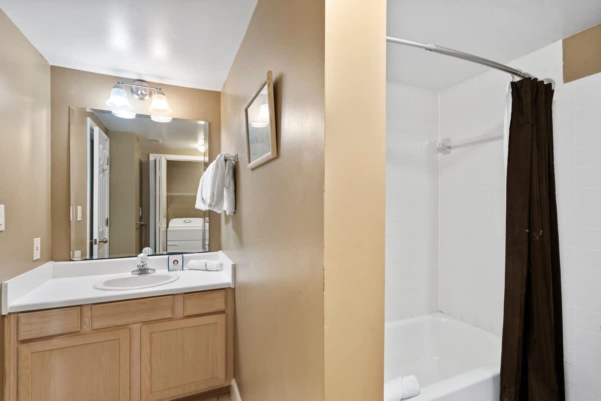 Jade East Towers 1120 20