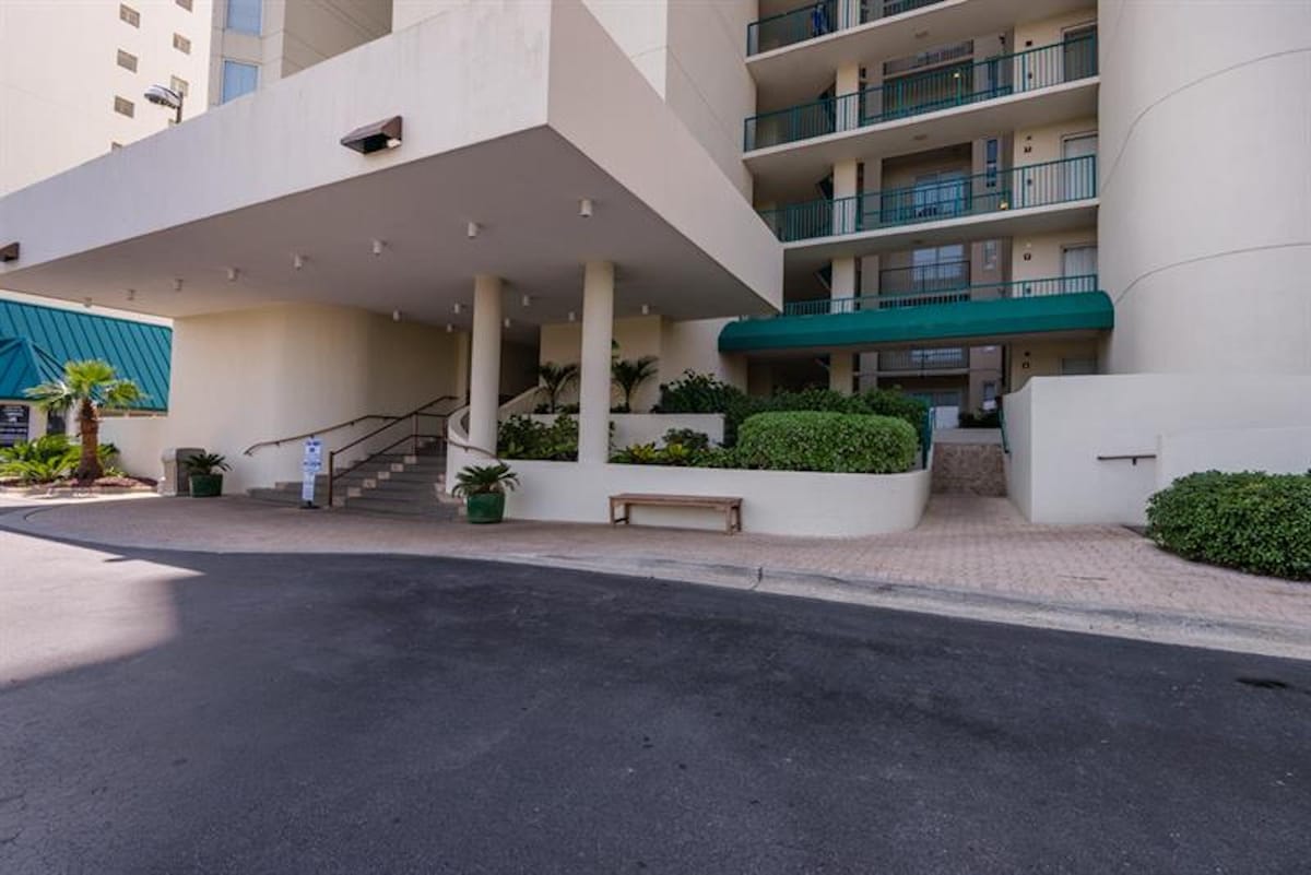 Jade East Towers 1120 42