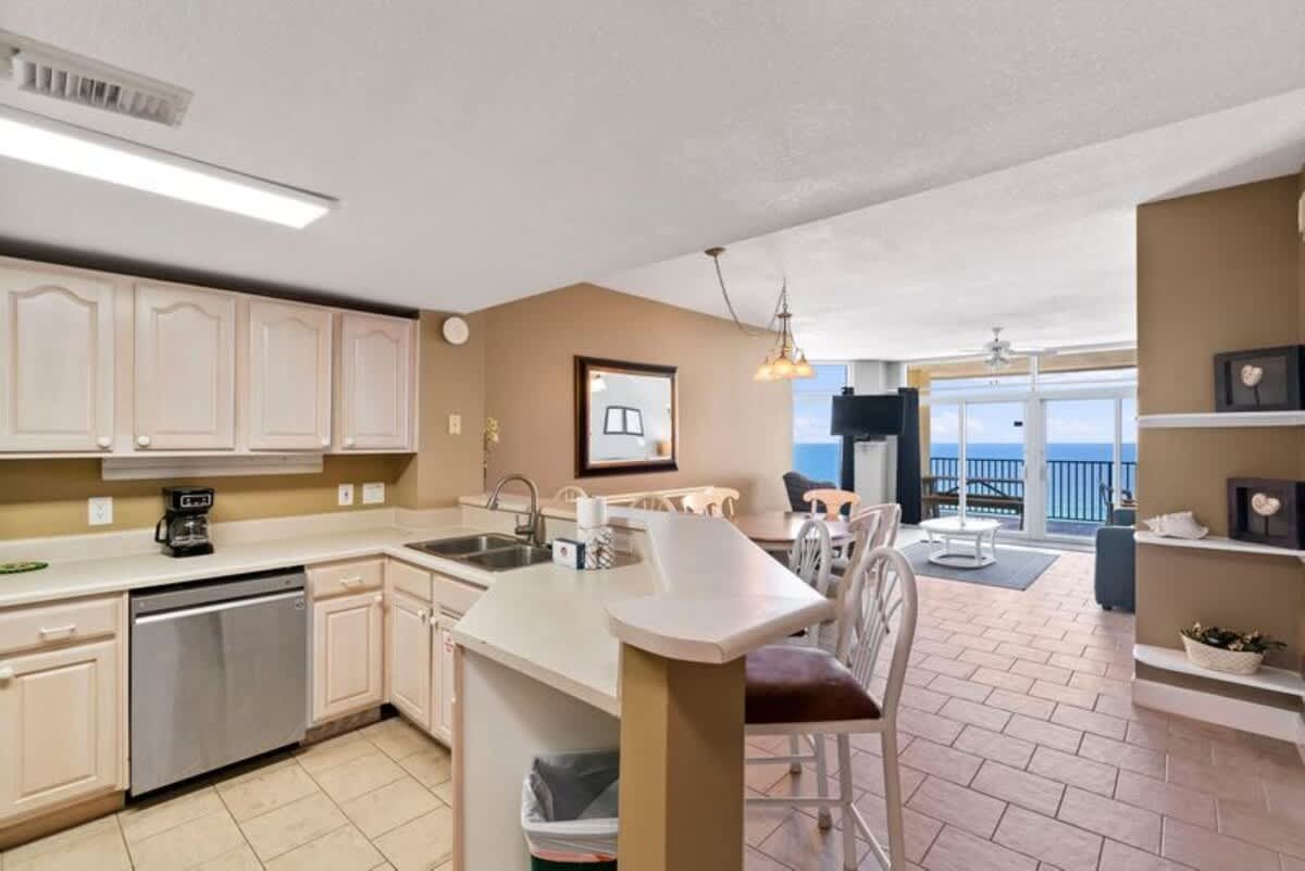 Jade East Towers 1120 9