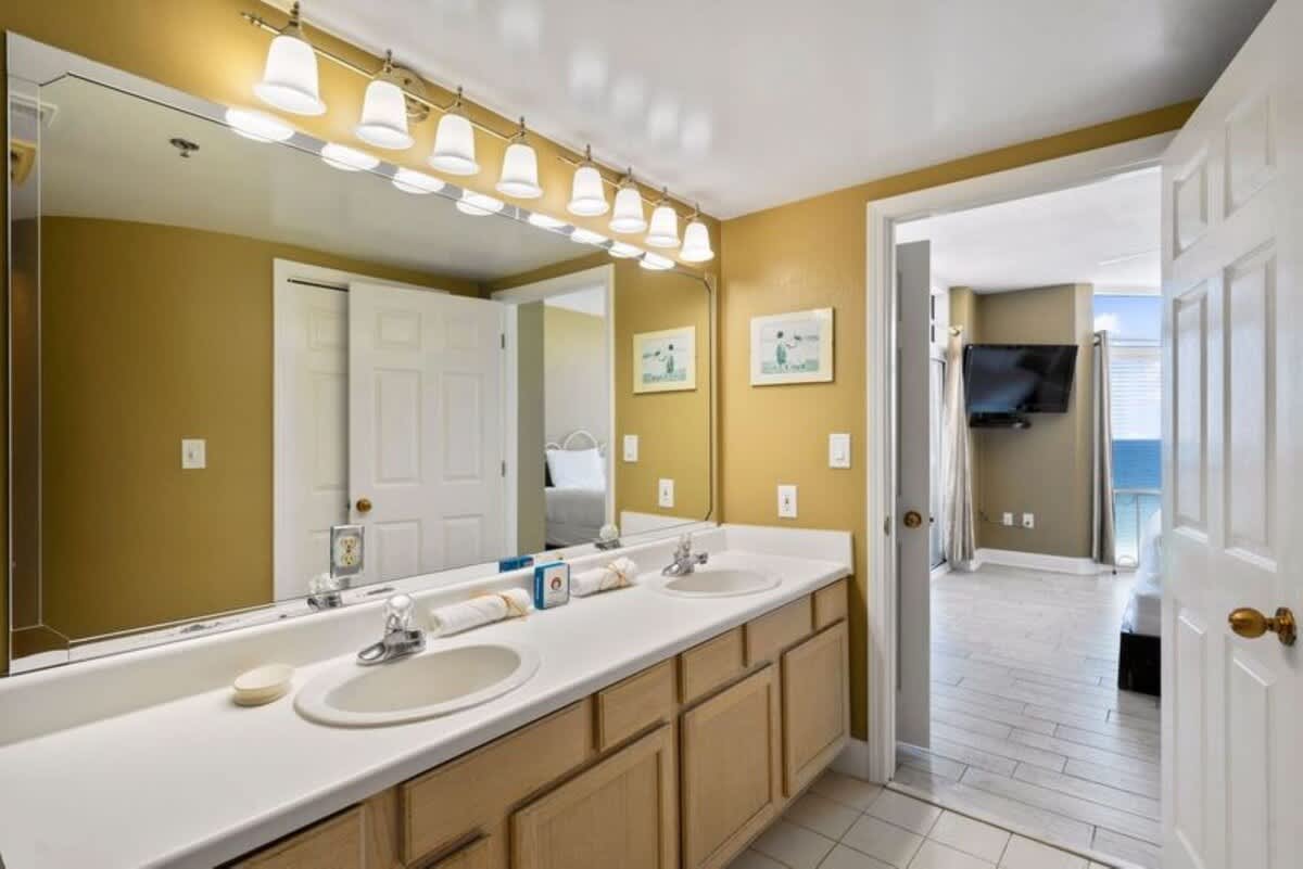 Jade East Towers 1120 15