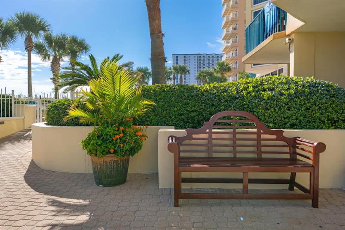 Jade East Towers 1120 45