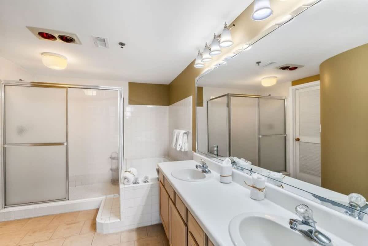 Jade East Towers 1810 | Photo 15