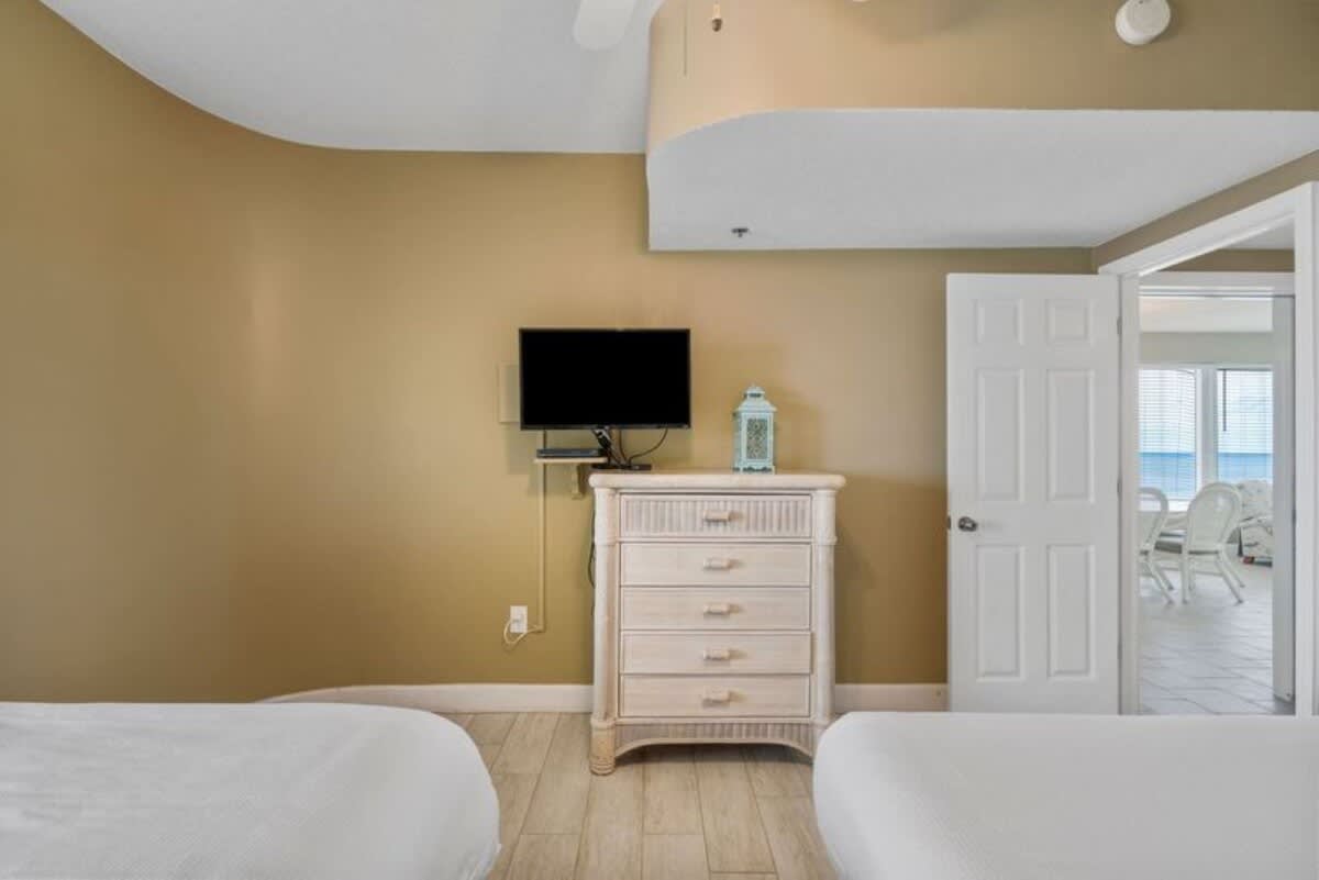 Jade East Towers 1810 | Photo 19