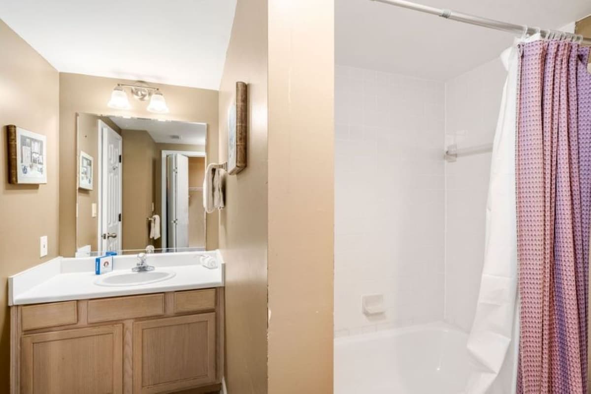 Jade East Towers 1820 | Photo 30