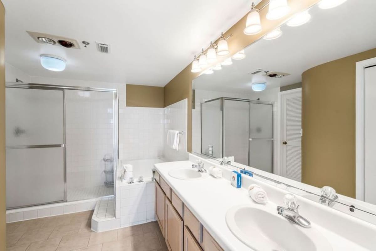 Jade East Towers 1820 | Photo 21