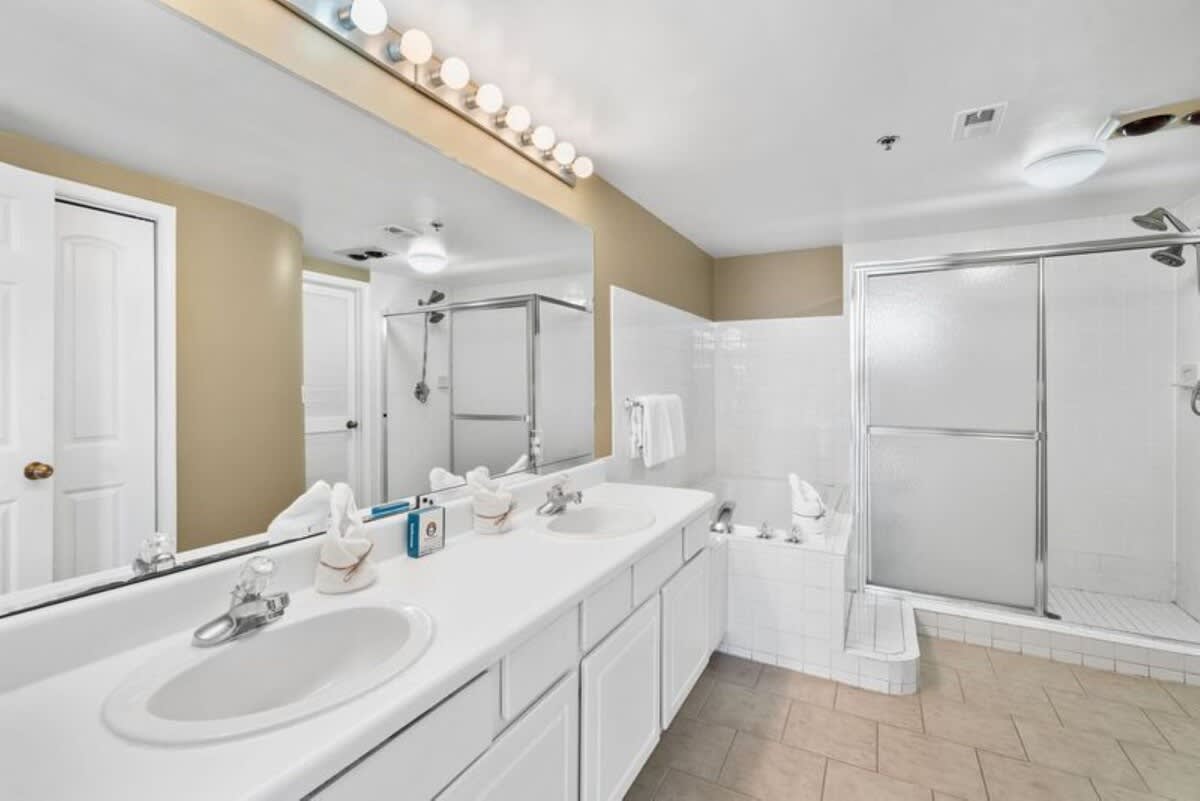 Jade East Towers 1830 | Photo 13