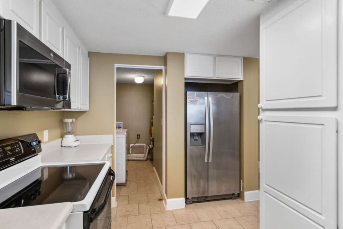 Jade East Towers 1830 | Photo 9